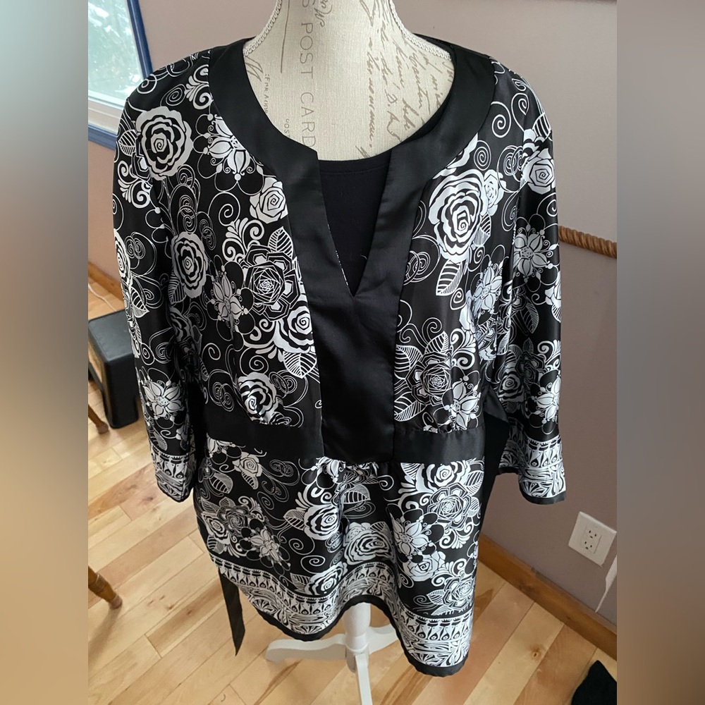 Beautiful Satiny Top by Tall Girl - size L - Gently worn
